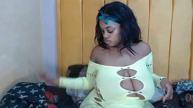 Snapshot of SexyHarleyBlack chatting on 06-18-26, 01:37 SexyHarleyBlack online show from 06-18-26, 01:37