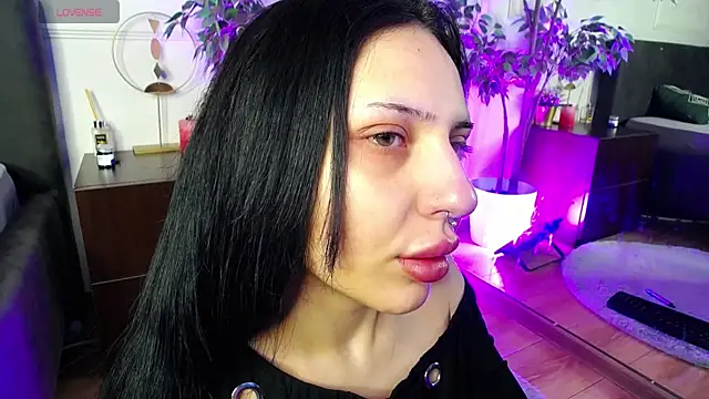 RavenFoxxy online show from 04-09-26, 05:18