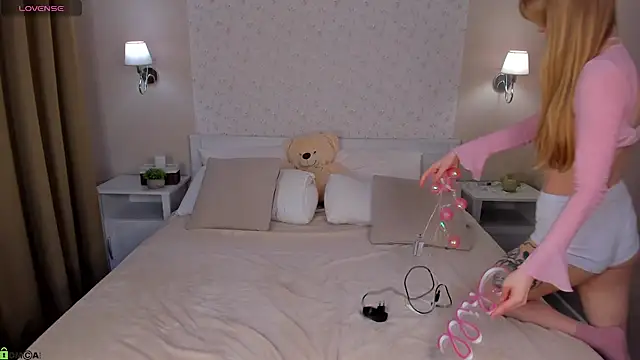 Victori Fox online show from 03-29-26, 11:49