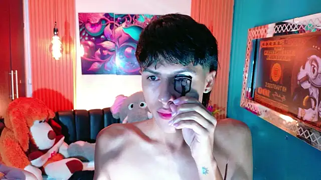 Snapshot of StormLuxX chatting on 05-02-26, 12:10 StormLuxX online show from 05-02-26, 12:10
