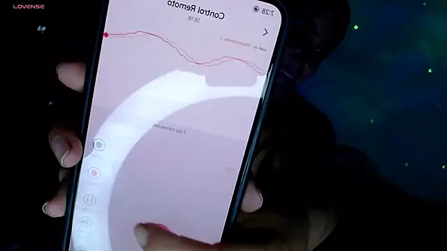 Snapshot of MisNicol chatting on 12-17-25, 12:27 MisNicol online show from 12-17-25, 12:27