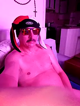 Snapshot of FocussedFreckle chatting on 03-21-26, 05:23 FocussedFreckle online show from 03-21-26, 05:23