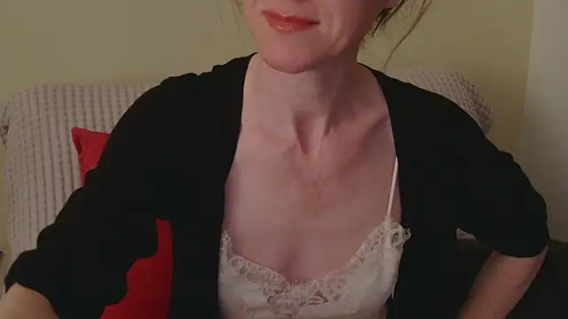 Snapshot of AuroraAG chatting on 04-29-26, 10:30 AuroraAG online show from 04-29-26, 10:30