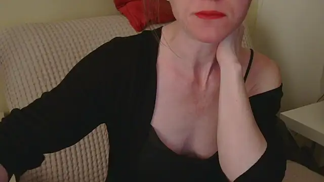 Snapshot of AuroraAG chatting on 05-12-26, 09:06 AuroraAG online show from 05-12-26, 09:06
