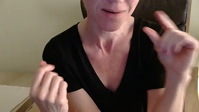 Snapshot of AuroraAG chatting on 05-25-26, 12:00 AuroraAG online show from 05-25-26, 12:00