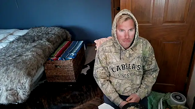 Snapshot of SpunRedneck chatting on 04-01-26, 11:35 SpunRedneck online show from 04-01-26, 11:35