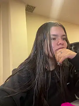 Camila Duarte2 online show from 04-27-26, 01:53