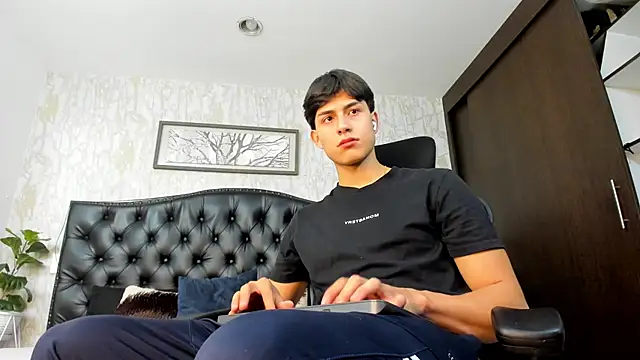 Lander Cruz online show from 03-24-26, 08:14