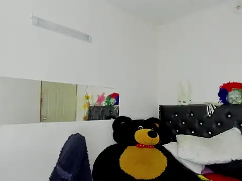 Snapshot of BlakeNoir_ chatting on 05-15-26, 01:01 BlakeNoir online show from 05-15-26, 01:01