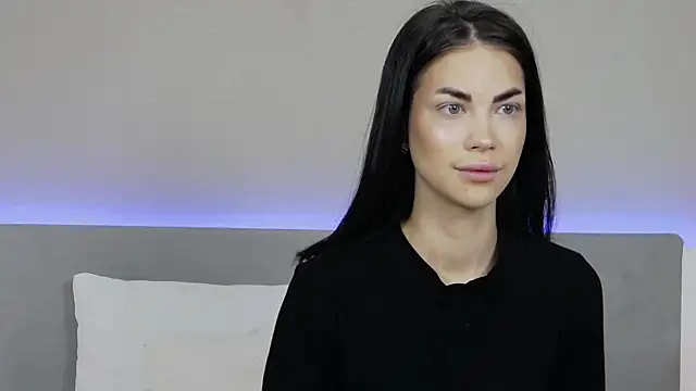 RachaelMils online show from 12-18-25, 03:56