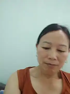 Snapshot of Lili-123k chatting on 04-22-26, 01:34 Lili-123k online show from 04-22-26, 01:34