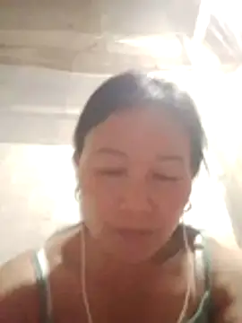 Snapshot of Lili-123k chatting on 04-24-26, 02:52 Lili-123k online show from 04-24-26, 02:52