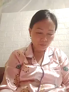 Snapshot of Lili-123k chatting on 04-26-26, 03:37 Lili-123k online show from 04-26-26, 03:37
