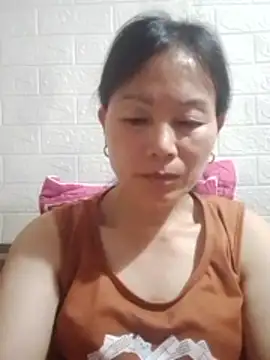 Snapshot of Lili-123k chatting on 04-26-26, 03:42 Lili-123k online show from 04-26-26, 03:42
