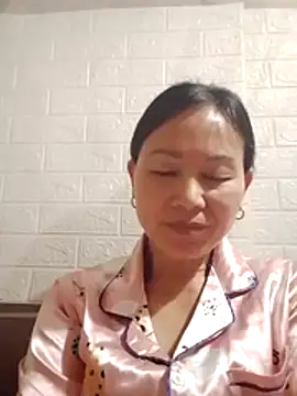 Snapshot of Lili-123k chatting on 04-29-26, 03:32 Lili-123k online show from 04-29-26, 03:32