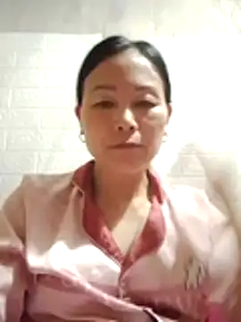 Snapshot of Lili-123k chatting on 05-10-26, 04:39 Lili-123k online show from 05-10-26, 04:39