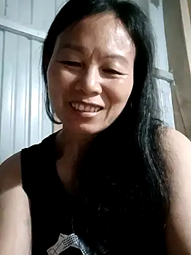 Snapshot of Lili-123k chatting on 05-24-26, 10:15 Lili-123k online show from 05-24-26, 10:15