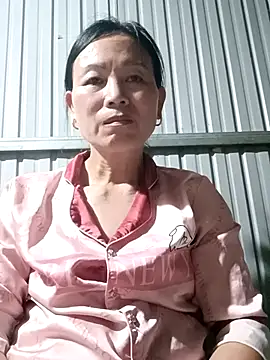 Snapshot of Lili-123k chatting on 05-25-26, 10:43 Lili-123k online show from 05-25-26, 10:43