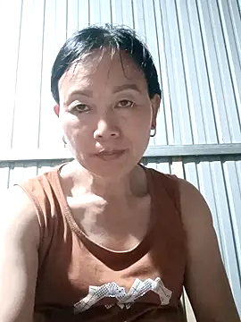 Snapshot of Lili-123k chatting on 05-27-26, 03:47 Lili-123k online show from 05-27-26, 03:47