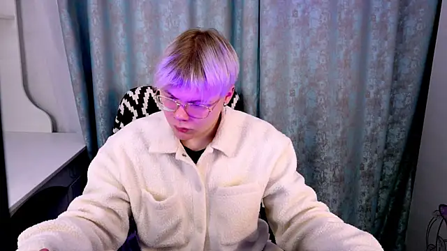 Snapshot of Brian_Mils chatting on 01-15-26, 12:21 Brian Mils online show from 01-15-26, 12:21