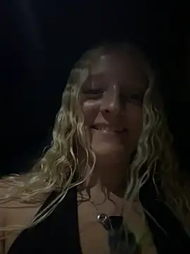 Snapshot of Sophie_cute06 chatting on 07-25-26, 07:11 Sophie cute06 online show from 07-25-26, 07:11