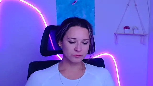 Snapshot of Melodie_Aster chatting on 12-21-25, 12:12 Melodie Aster online show from 12-21-25, 12:12