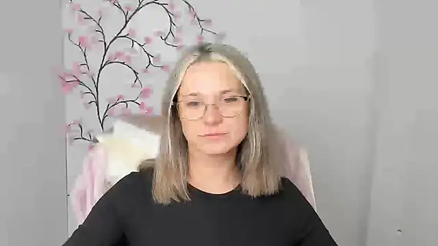 Snapshot of Melodie_Aster chatting on 01-11-26, 06:57 Melodie Aster online show from 01-11-26, 06:57