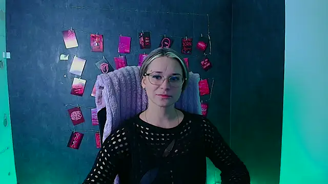 Snapshot of Melodie_Aster chatting on 01-13-26, 12:21 Melodie Aster online show from 01-13-26, 12:21