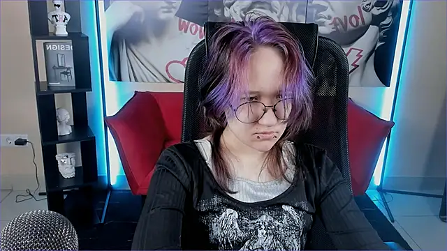 Sylvia Reed online show from 12-22-25, 07:16