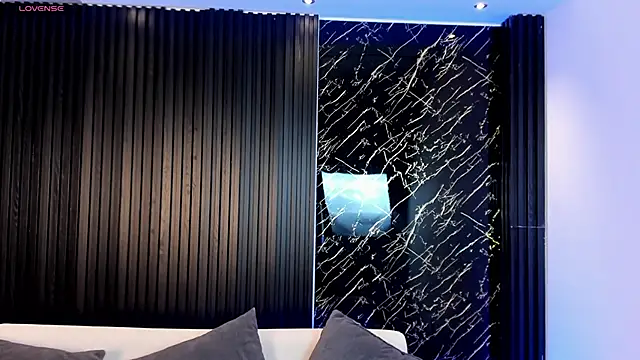 TiffanyHoustton online show from 03-26-26, 12:11