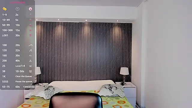 TiffanyHoustton online show from 04-15-26, 01:40