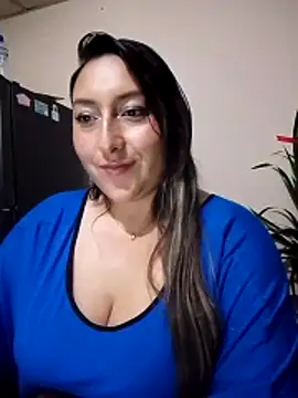 Valeria montana  online show from 12-13-25, 11:43