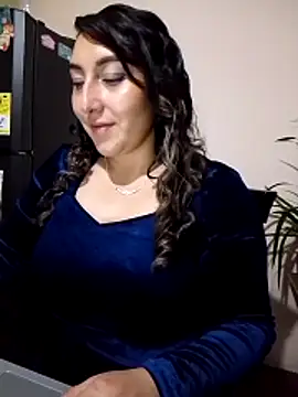 Valeria montana  online show from 12-18-25, 11:22