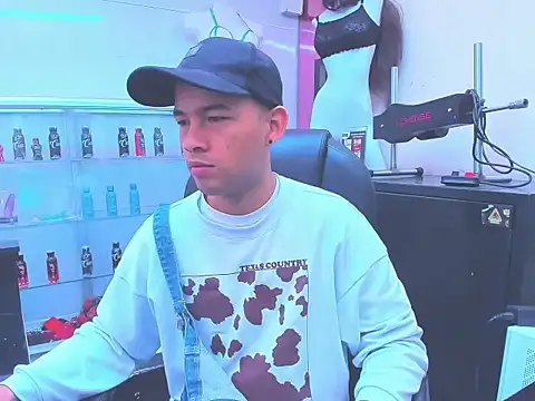 SweeXioji online show from 01-08-26, 01:24