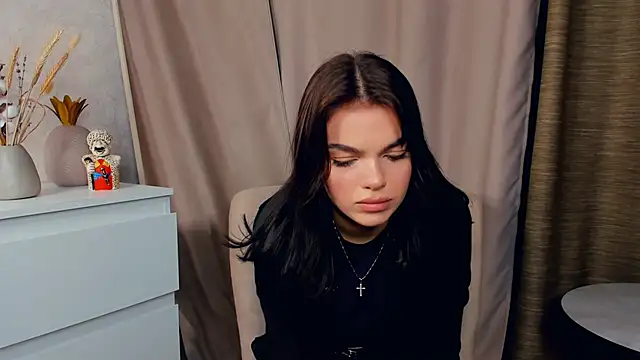 CIaritaJowers online show from 12-04-25, 01:20