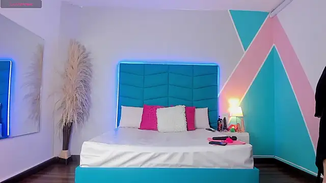  victoria collins  online show from 02-28-26, 08:32