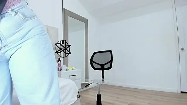 Sara BigAss- online show from 04-01-26, 07:44