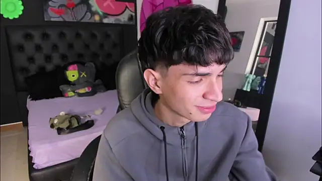 CONNOR STONNE  online show from 01-07-26, 08:44