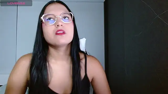 Snapshot of candy_rosemaryy chatting on 04-17-26, 12:46 candy rosemaryy online show from 04-17-26, 12:46
