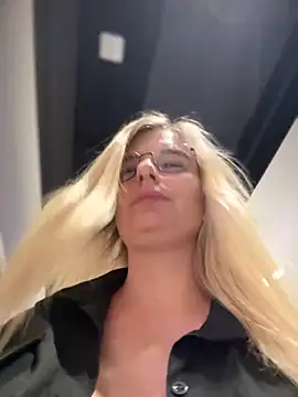 Betsy online show from 02-16-25, 02:54