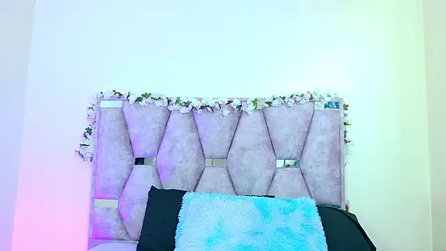 iris and damian online show from 03-24-26, 05:18