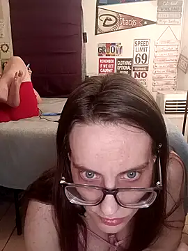 snowbird1117 online show from 04-17-26, 08:39