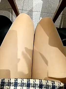 Snapshot of Baby-Linh chatting on 01-09-26, 04:04 Baby-Linh online show from 01-09-26, 04:04