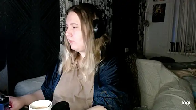 Snapshot of SecretGodnes chatting on 01-06-26, 01:37 SecretGodnes online show from 01-06-26, 01:37