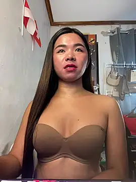 Snapshot of voganmarie chatting on 06-24-26, 02:49 voganmarie online show from 06-24-26, 02:49