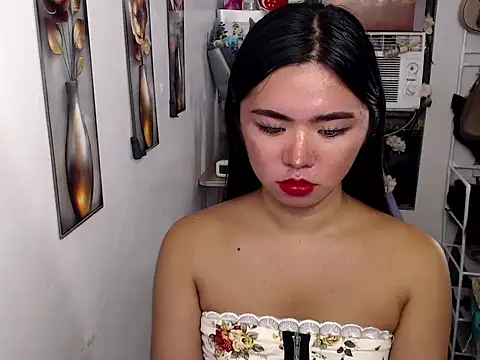 Snapshot of voganmarie chatting on 07-05-26, 04:47 voganmarie online show from 07-05-26, 04:47