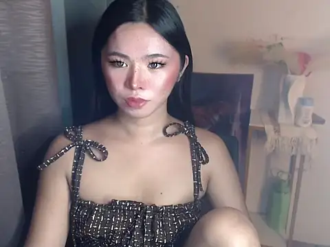 Snapshot of voganmarie chatting on 07-14-26, 01:17 voganmarie online show from 07-14-26, 01:17
