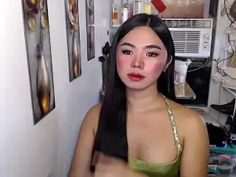 Snapshot of voganmarie chatting on 07-28-26, 08:12 voganmarie online show from 07-28-26, 08:12