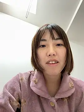 Snapshot of Risa-chan chatting on 12-04-25, 04:00 Risa-chan online show from 12-04-25, 04:00