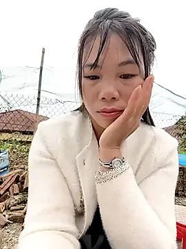 Snapshot of Zinka2 chatting on 12-04-25, 01:59 Zinka2 online show from 12-04-25, 01:59